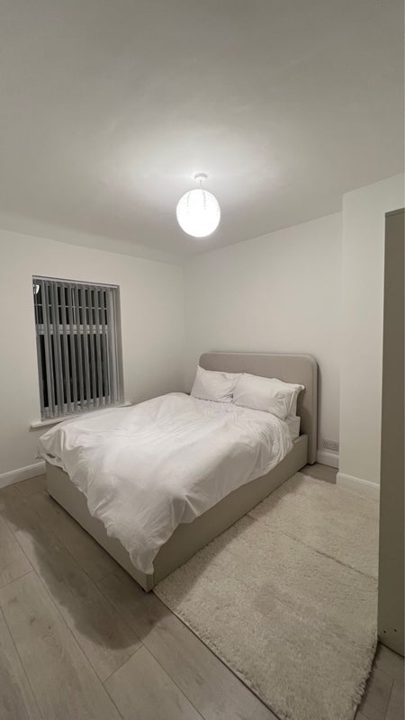 Room Castle Road in Birmingham
