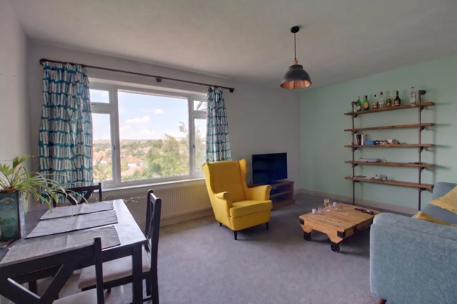 Flat Hangleton Road in Portslade by Sea