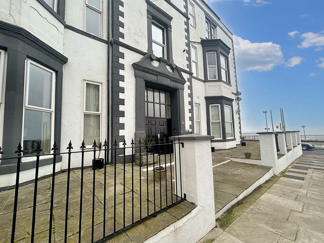 Flat Esplanade Avenue in North Tyneside