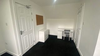 Room Cornwall Road in Coventry