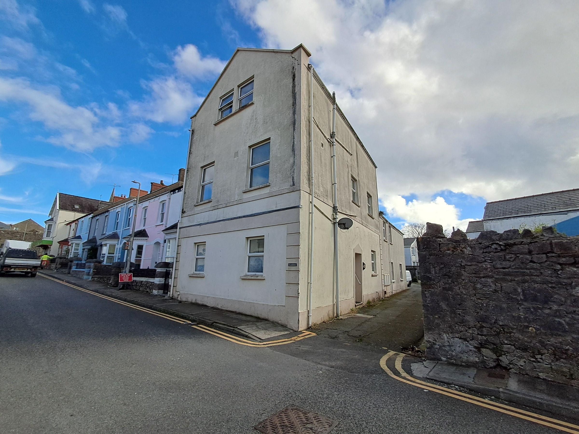 Flat Trafalgar Road in Tenby