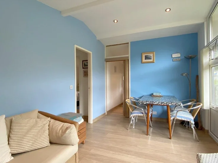 Flat Caswell Road in Newton