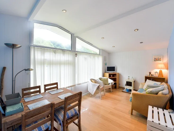 Flat Caswell Road in Newton