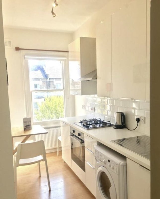 Room Fernhead Road in City of Westminster