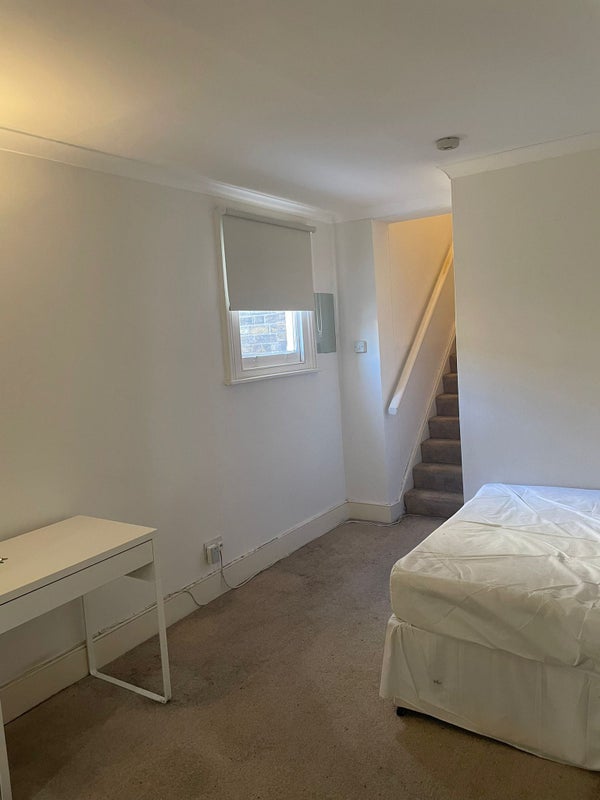 Room Fernhead Road in City of Westminster