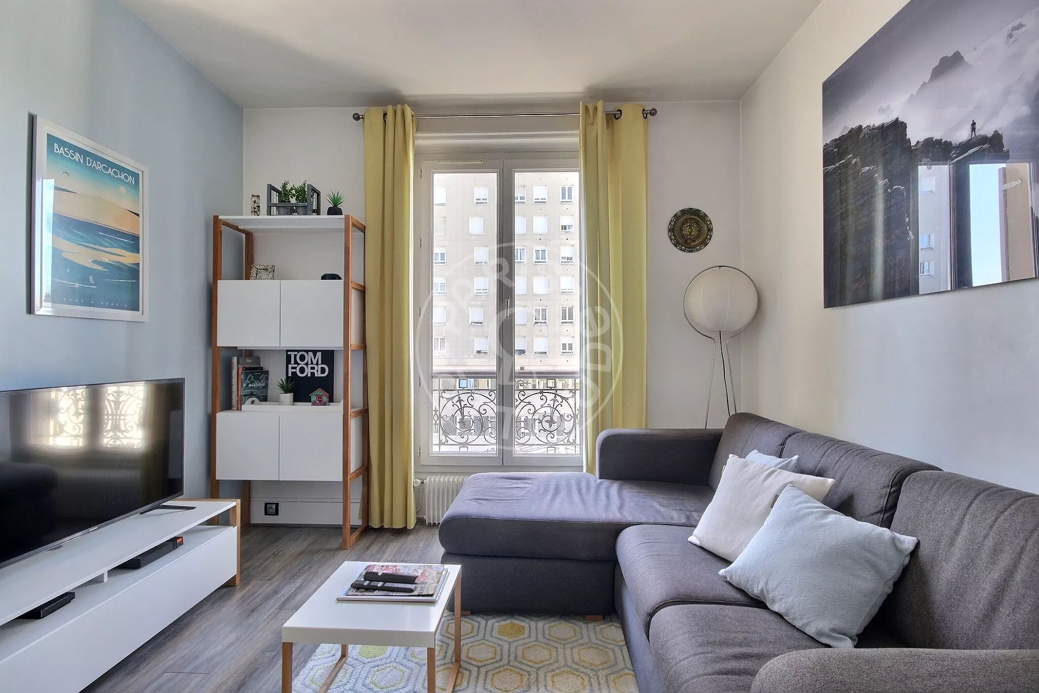Flat Place Henri Barbusse in Levallois-Perret