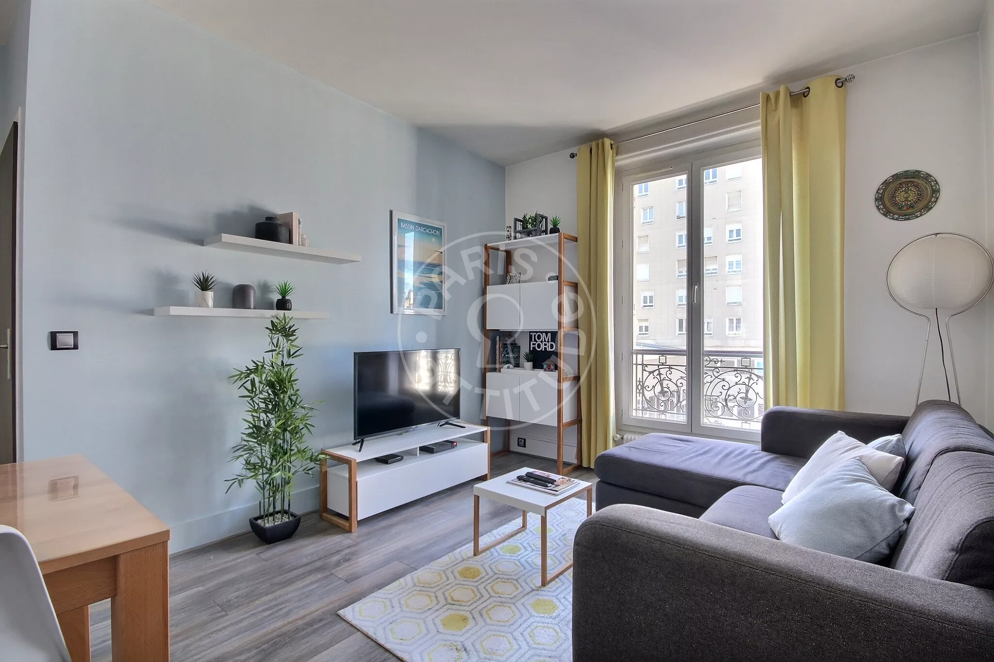 Flat Place Henri Barbusse in Levallois-Perret