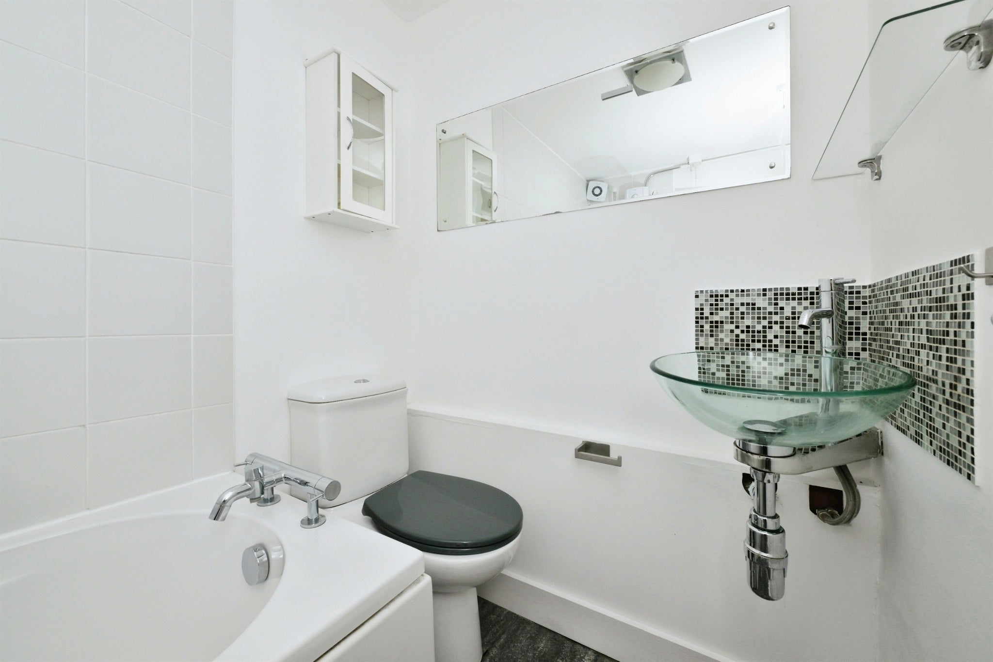 Flat Hillside in Hoddesdon