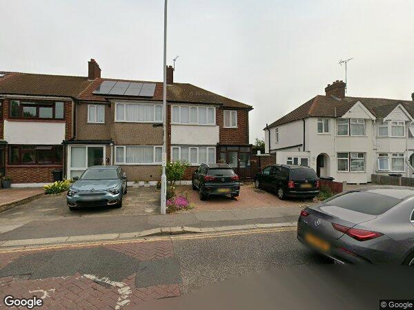 Flat Chadwell Heath Lane in Greater London
