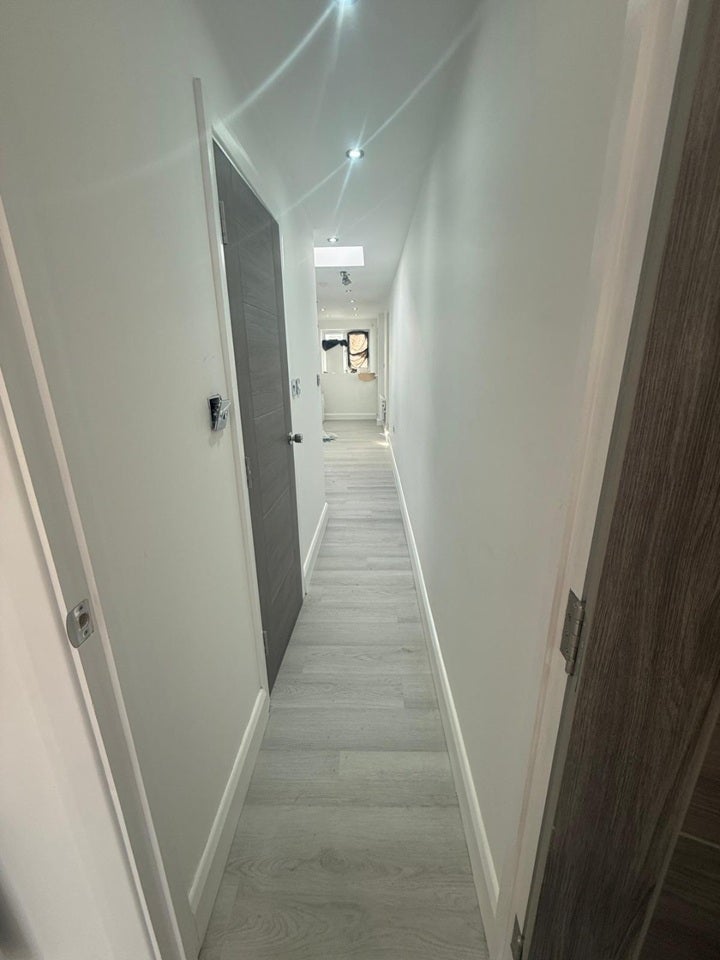 Flat Chadwell Heath Lane in Greater London