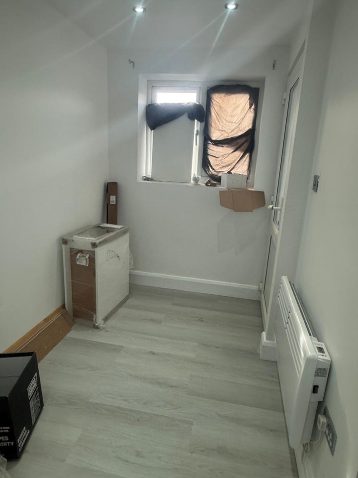Flat Chadwell Heath Lane in Greater London