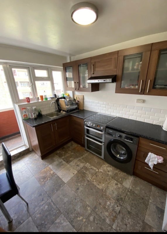 Room Colney Hatch Lane in Greater London