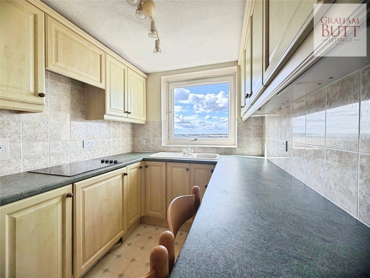 Flat South Terrace in Arun