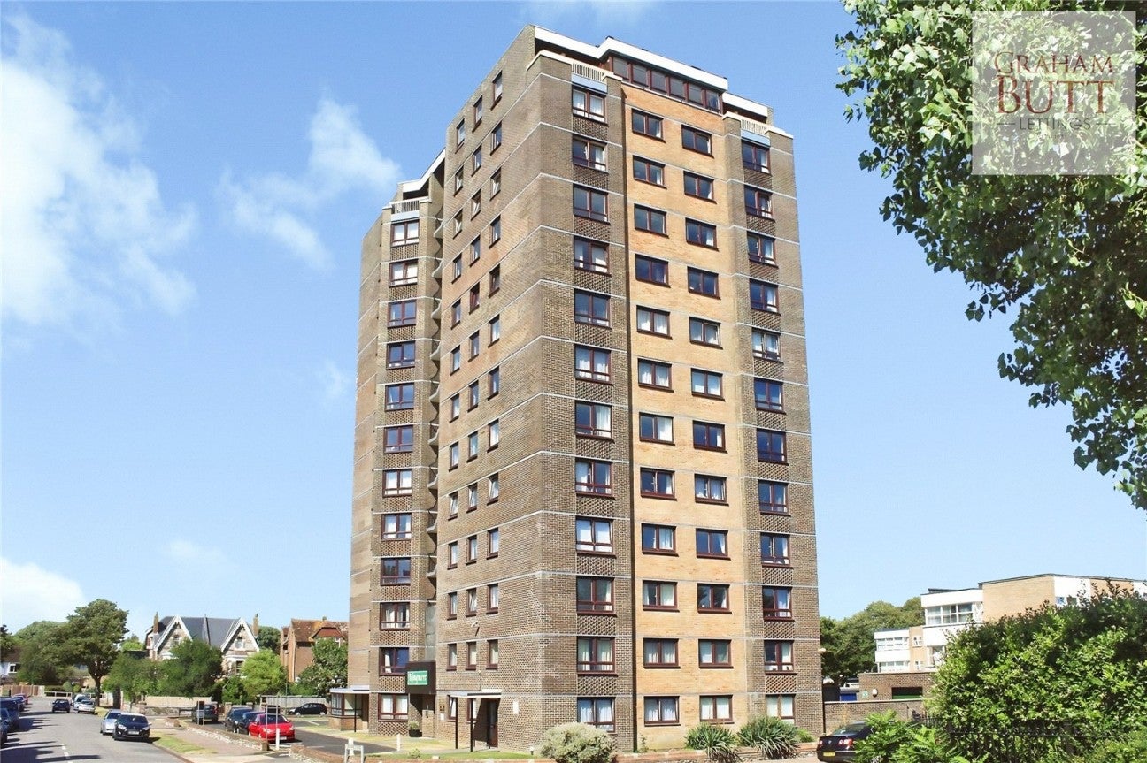 Flat South Terrace in Arun