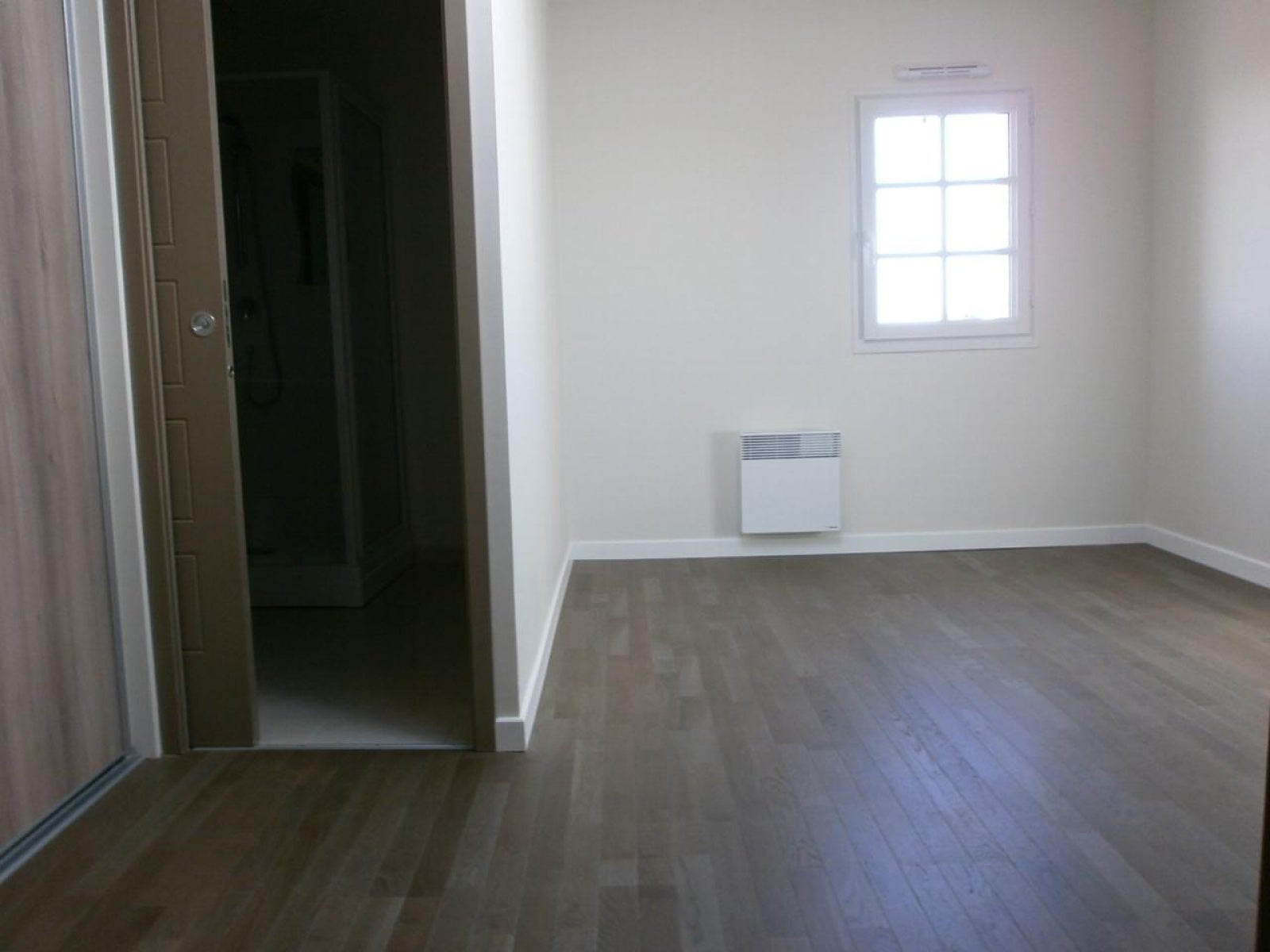 Flat Place de la Mairie in Fronsac