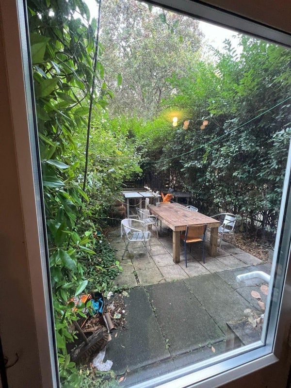 Room Cropley Street in Greater London