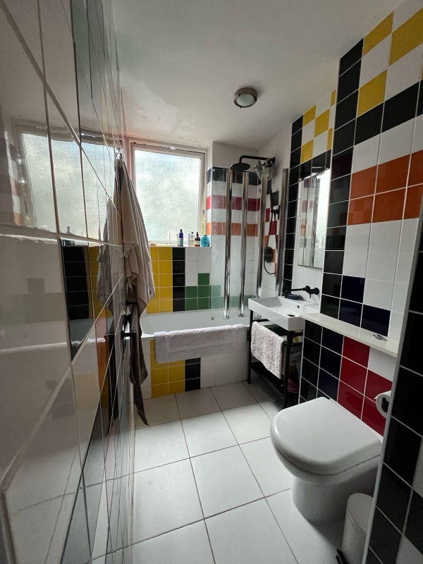 Room Cropley Street in Greater London