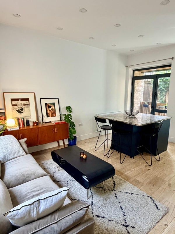 Flat Dalberg Road in Greater London