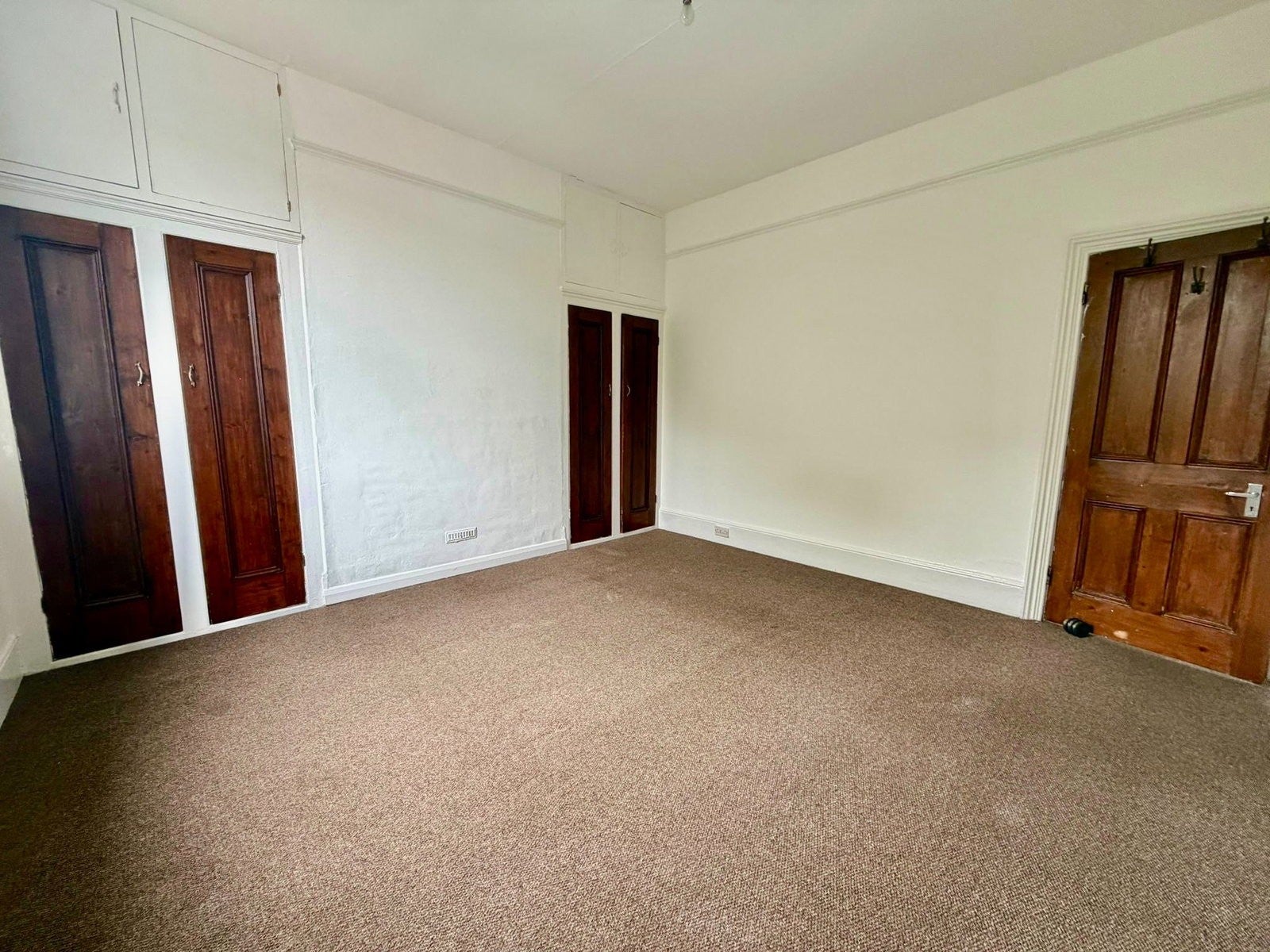 Flat Upperton Gardens in Eastbourne
