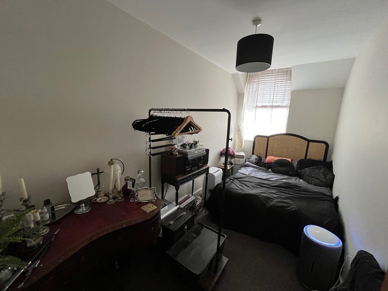 Room Lanier Road in Greater London