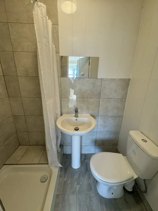 Room Tolworth Rise North in Greater London
