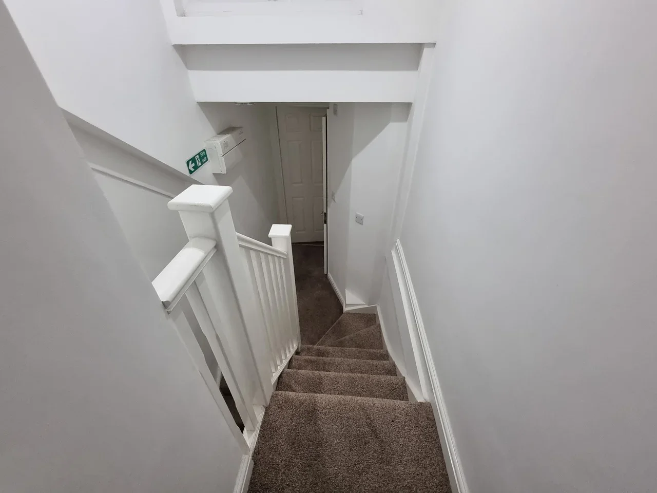 Flat Washington Road in Greater London