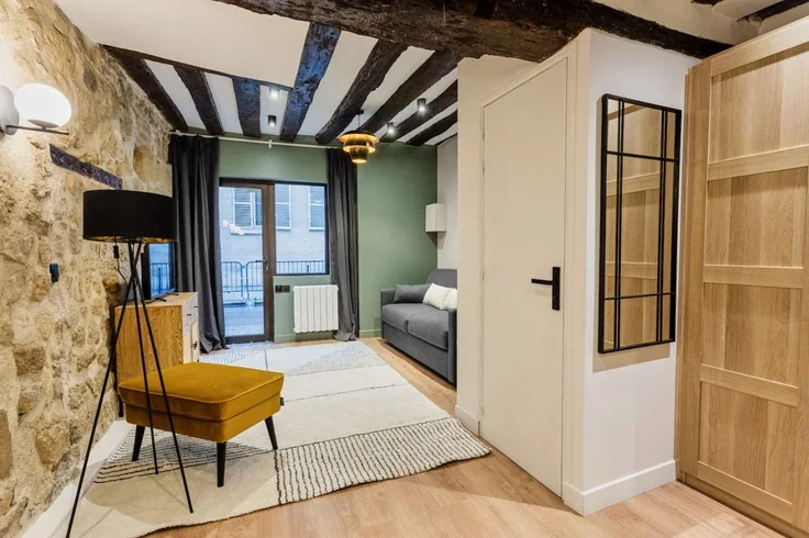 Appartement Rue des Tournelles à Paris