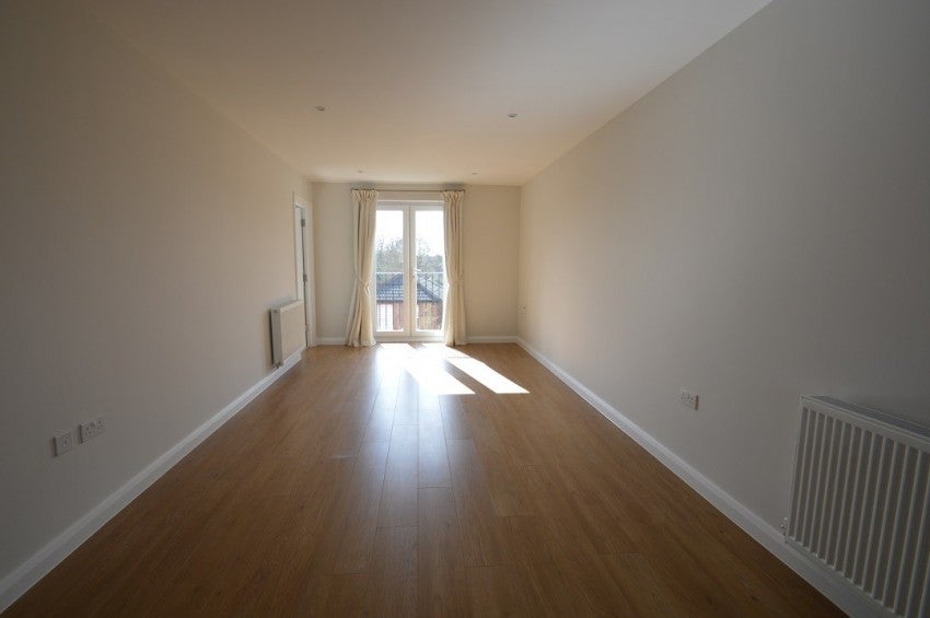 Flat Chalvey Road East in Slough