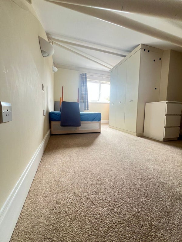Room Mulgrave Road in Greater London