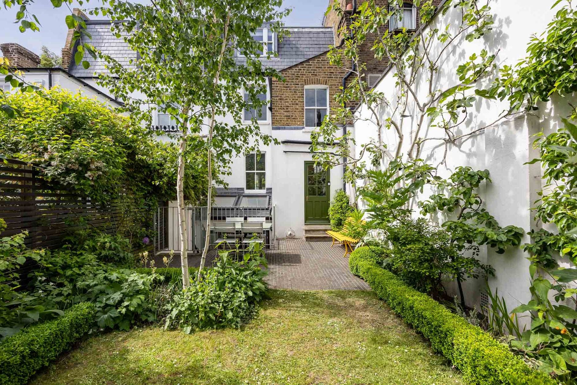 House Ashchurch Terrace in Greater London