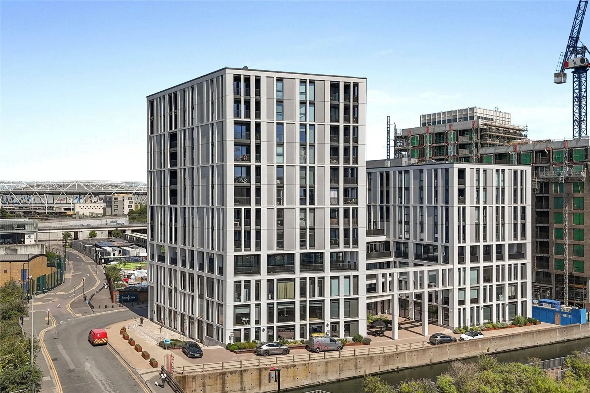 Flat Marshgate Lane in Greater London
