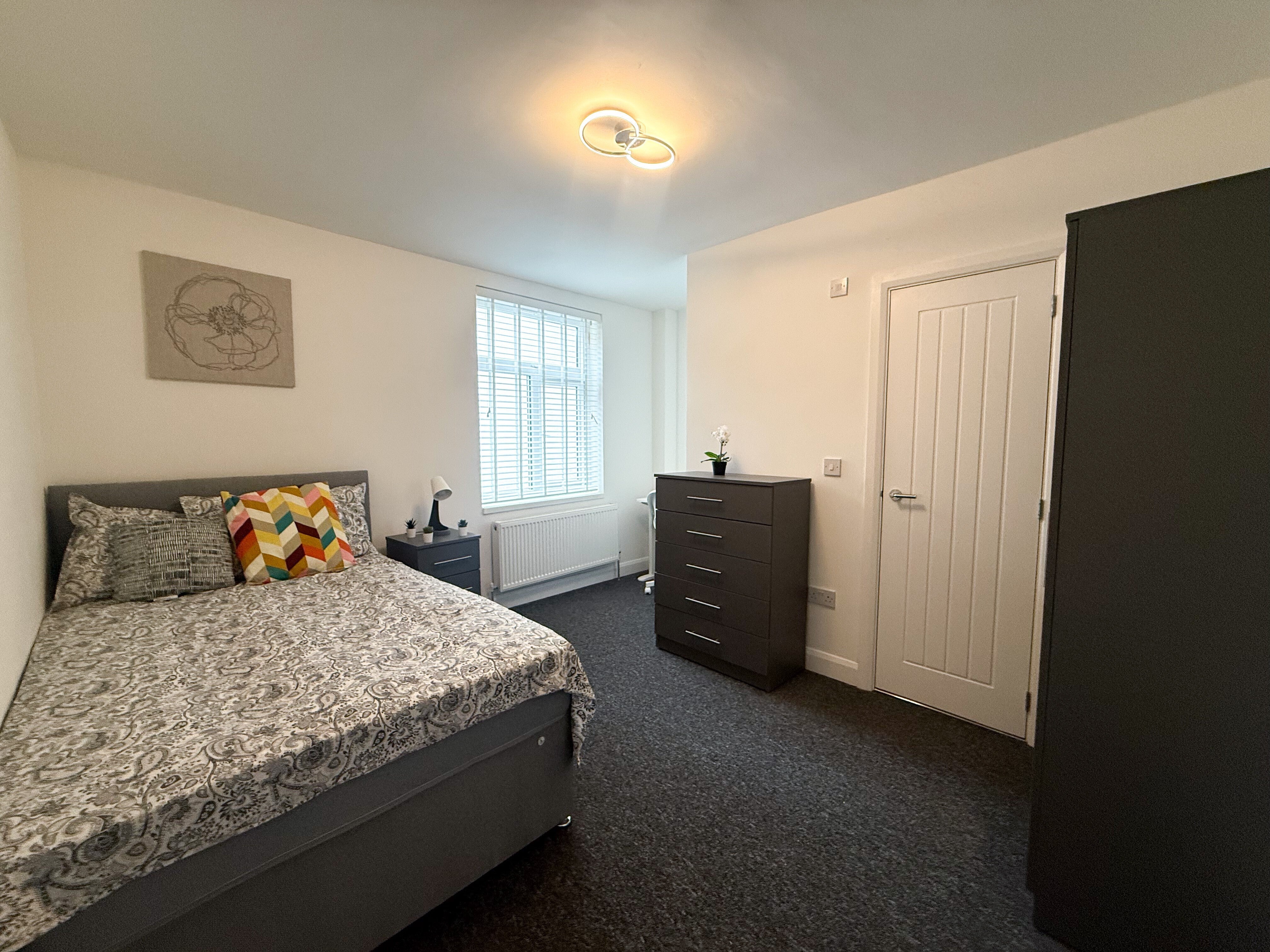 Room Hallam Street in Sandwell