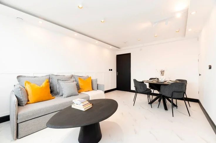Flat Swanscombe Road in Greater London