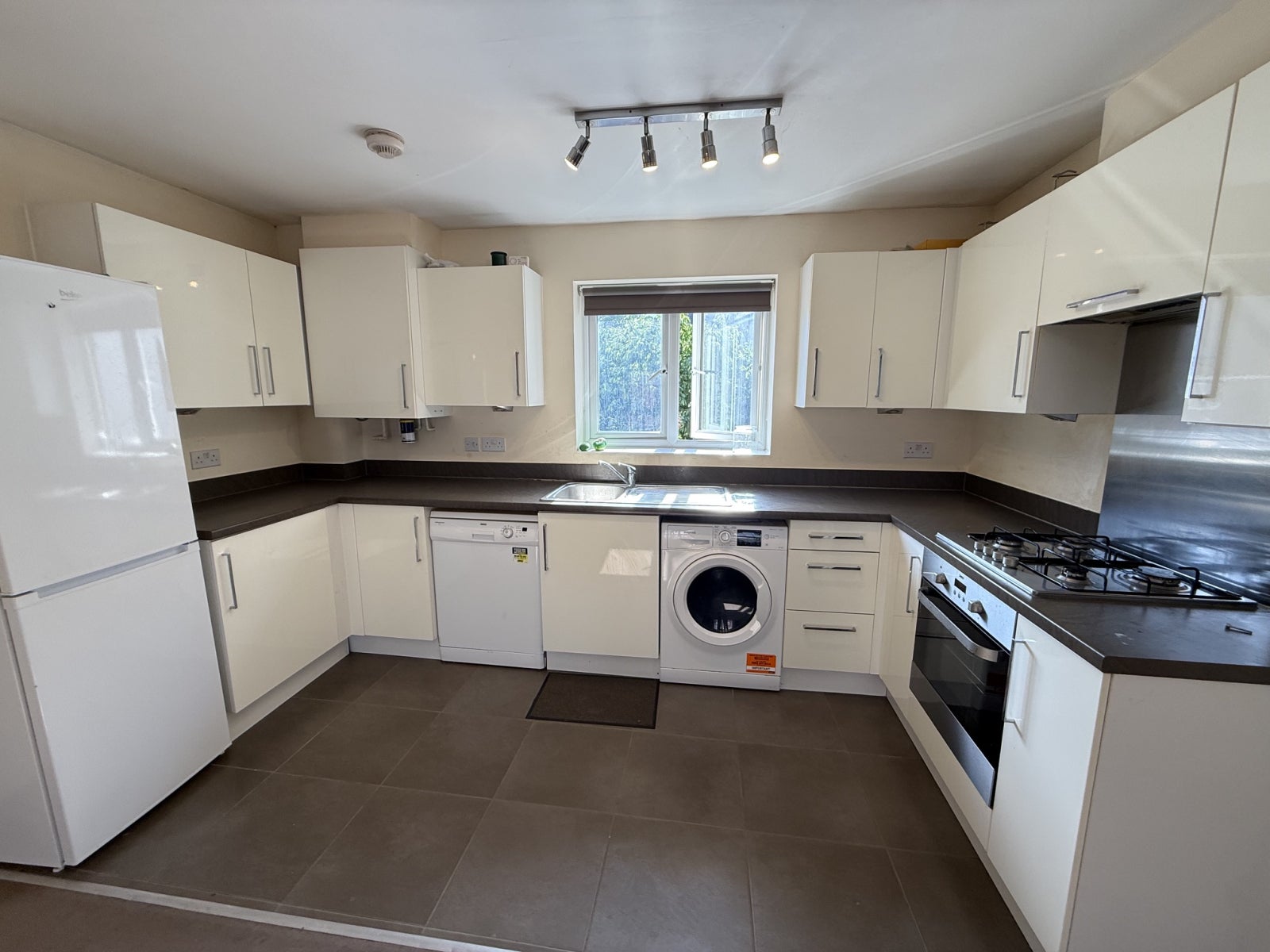 Flat Albacore Way in Greater London