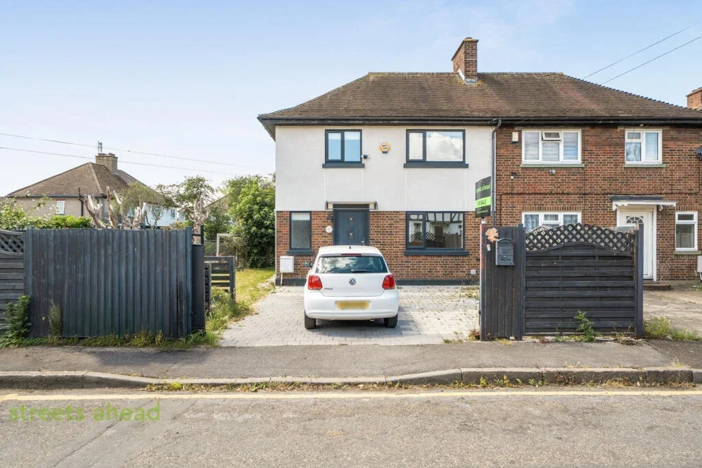 House Homemead Road in Greater London