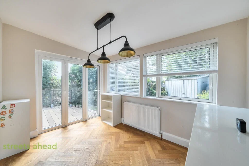 House Homemead Road in Greater London