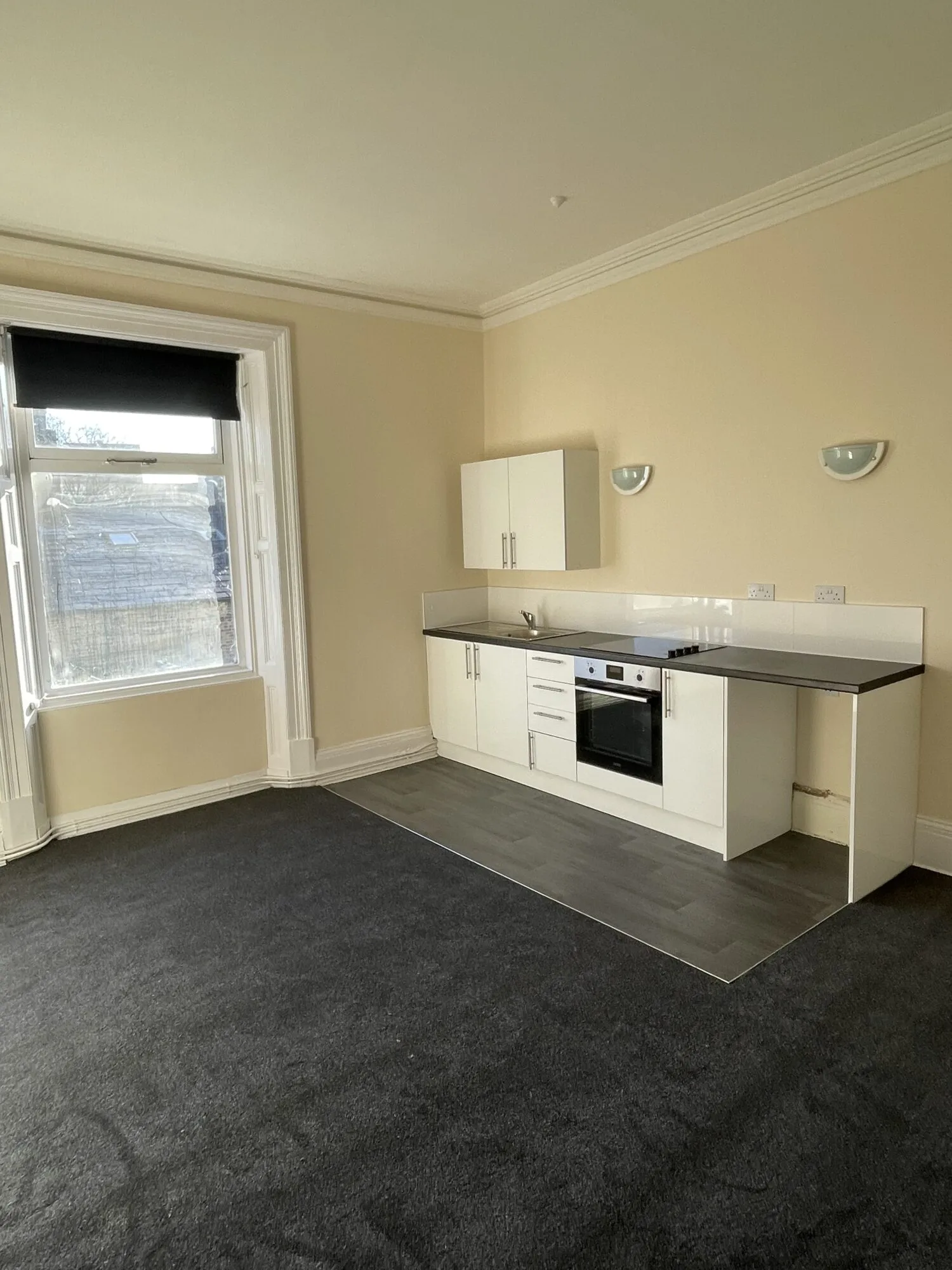 Flat Balmoral Place in Calderdale