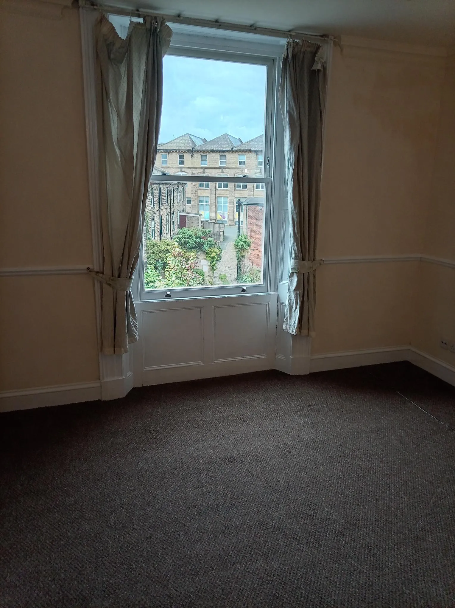 Flat Balmoral Place in Calderdale