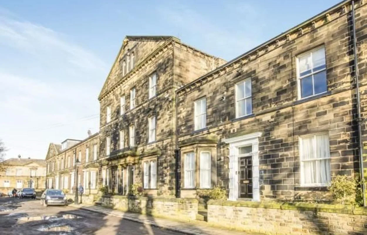 Flat Balmoral Place in Calderdale