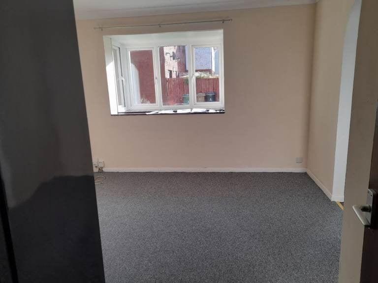 Flat Finch Close in Plymouth