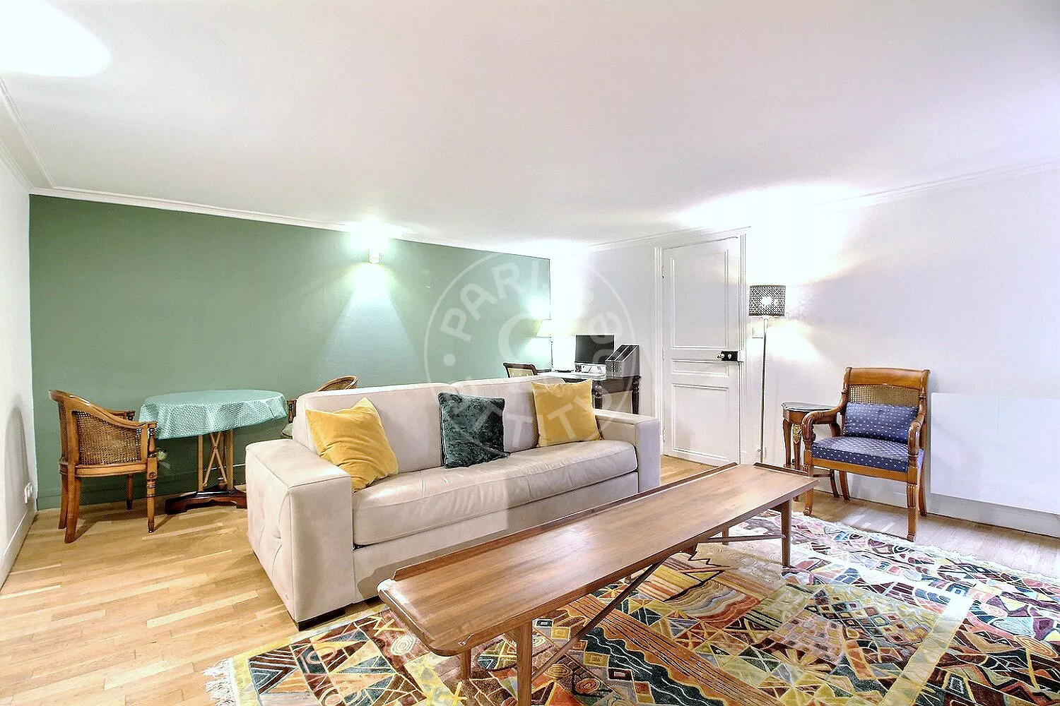 Flat Rue Dauphine in Paris