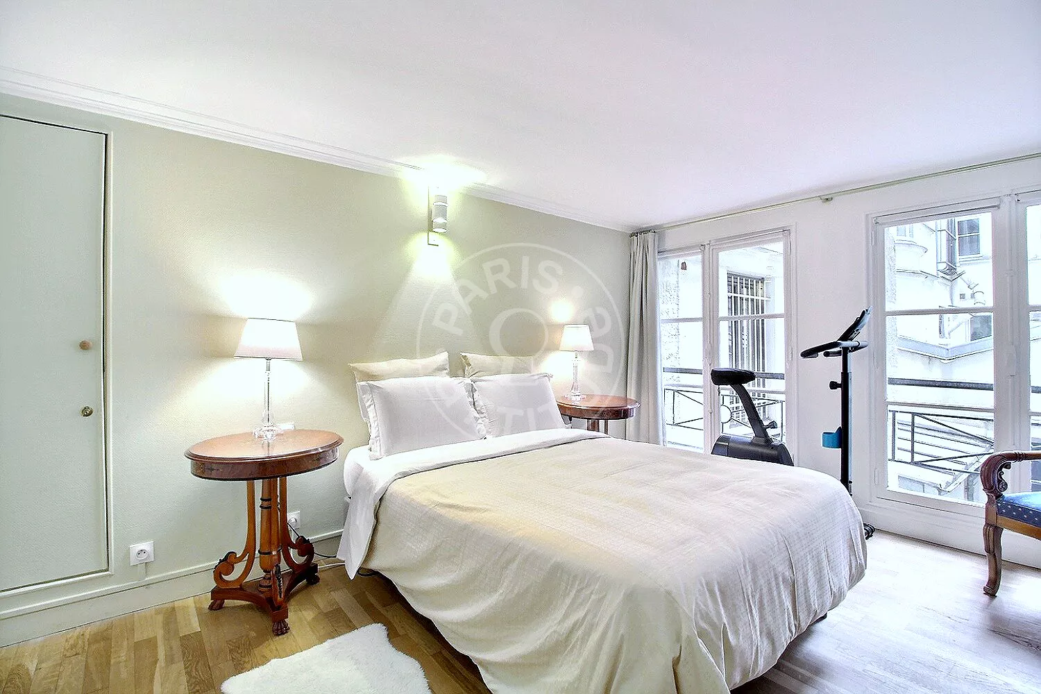 Flat Rue Dauphine in Paris