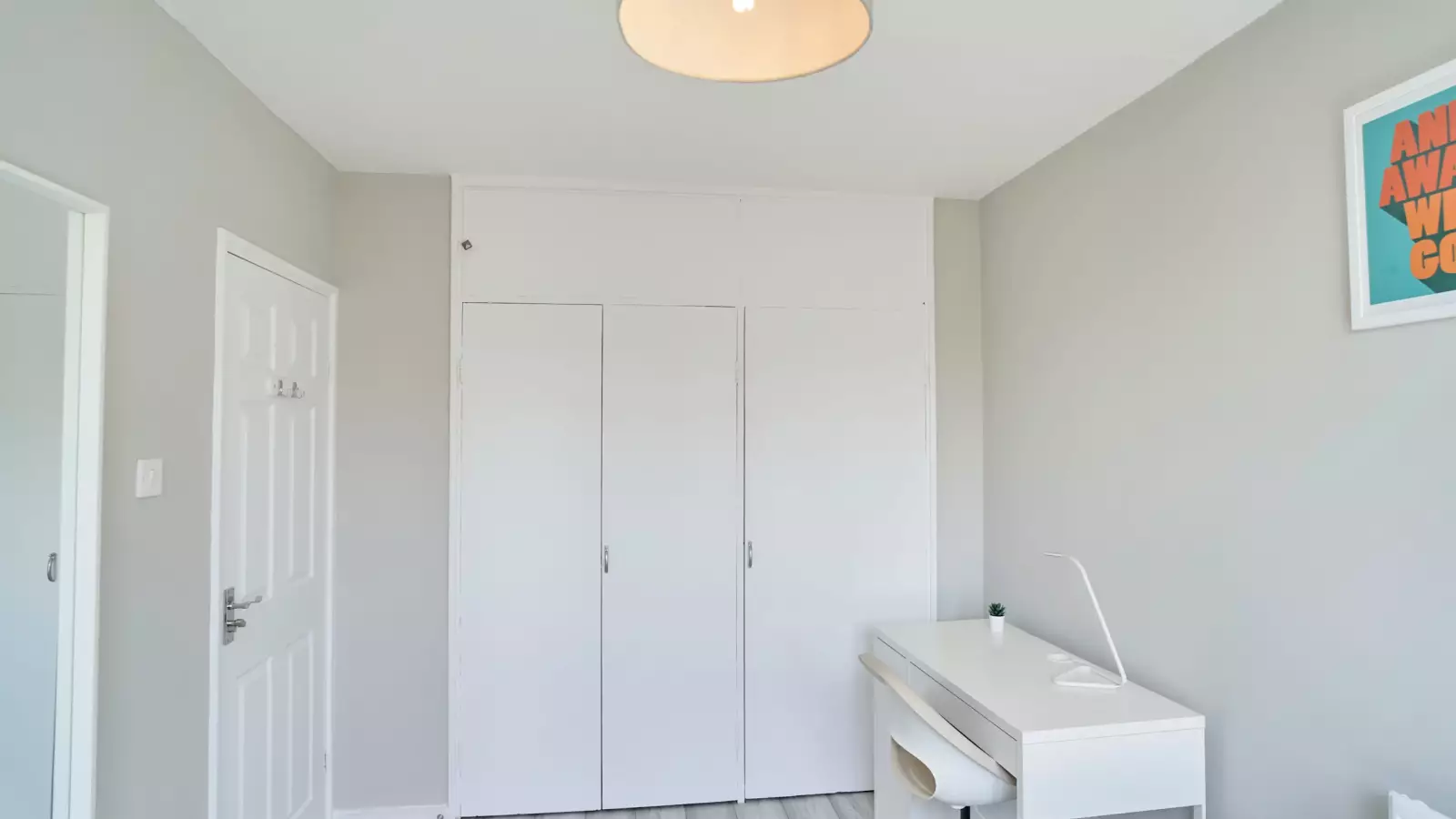 Flat Wendon Street in Greater London