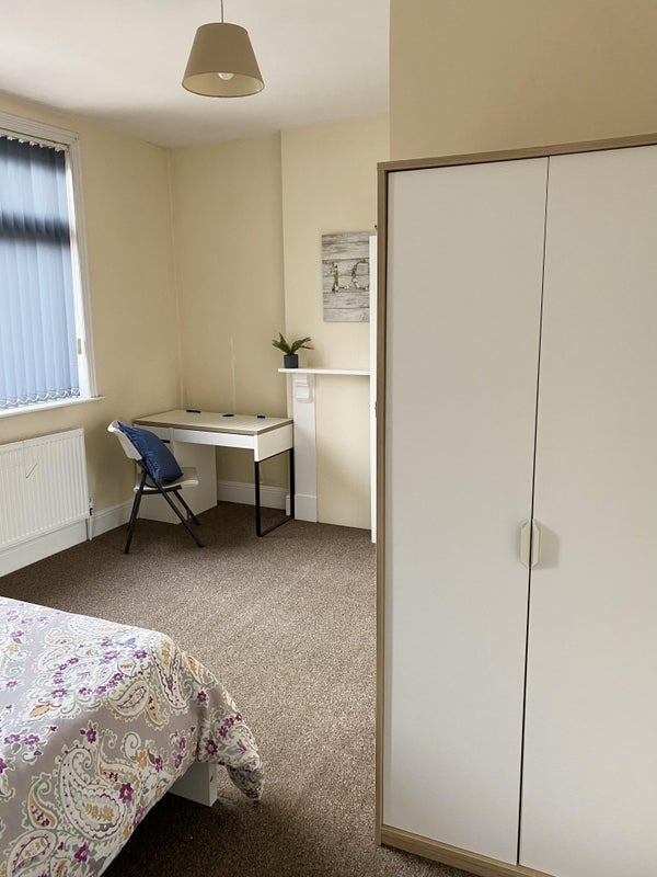 Room Henry Road in Birmingham