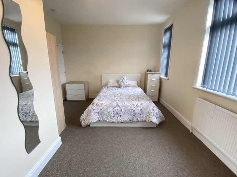 Room Henry Road in Birmingham