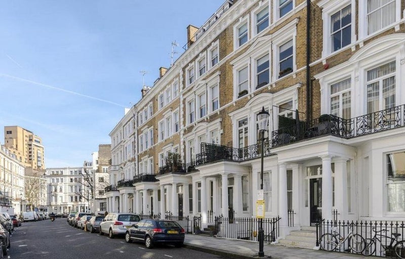 Room Collingham Place in Greater London