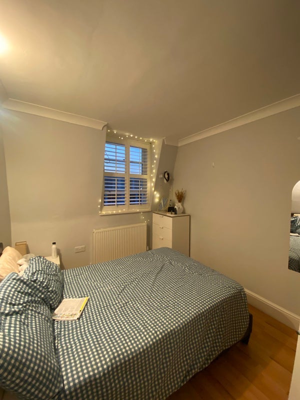Room Collingham Place in Greater London