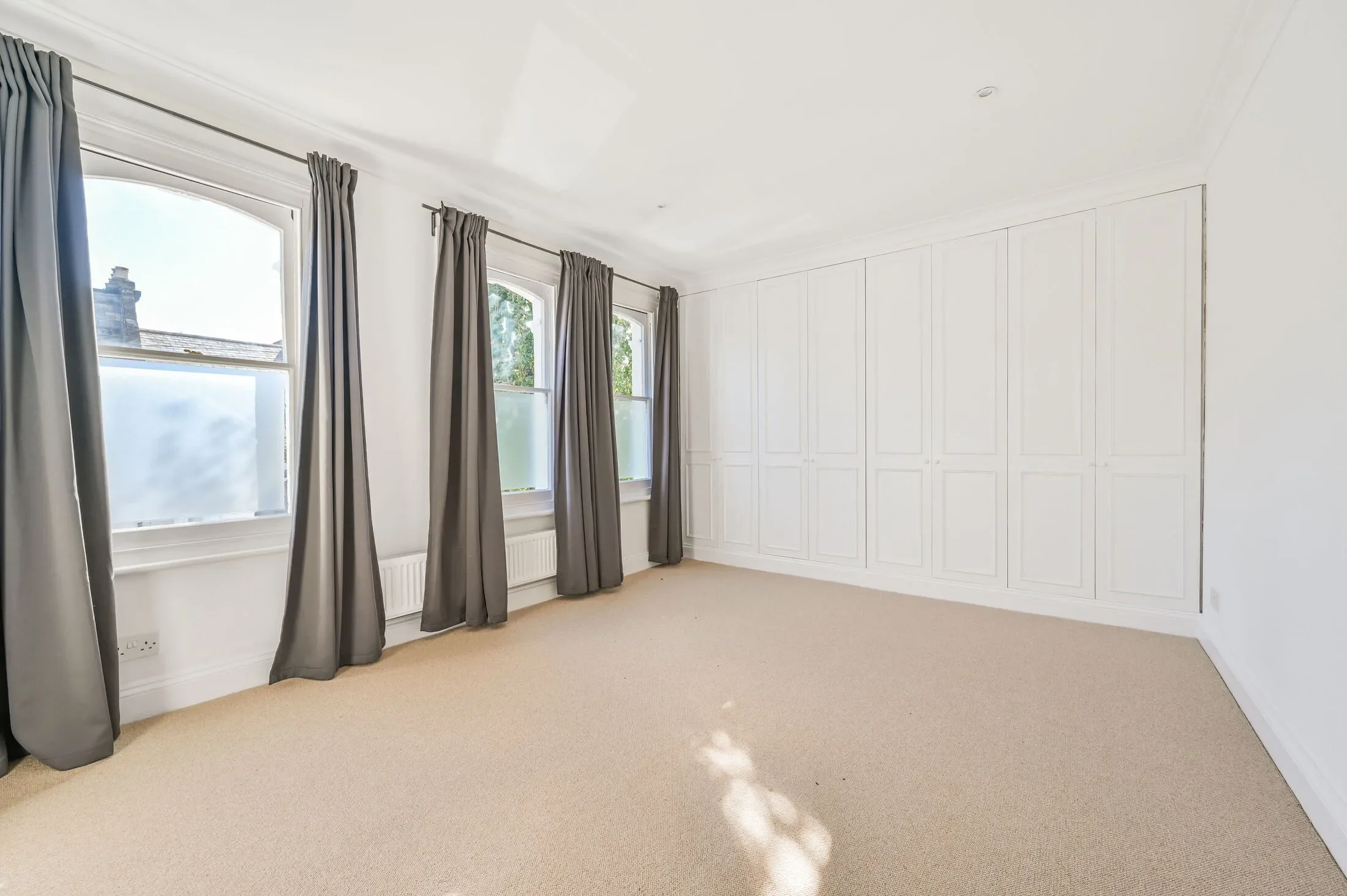 Flat Brookville Road in Greater London