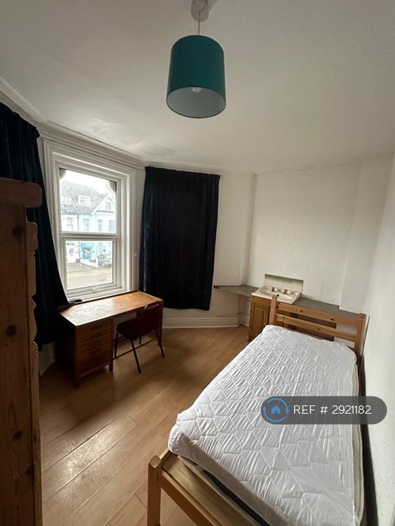 Room Westby Road in Bournemouth