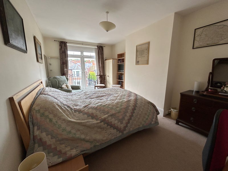 Room Mill Lane in Greater London